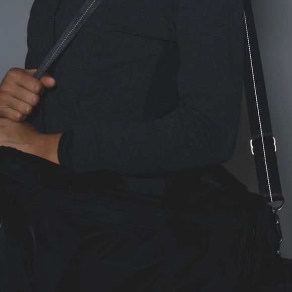 LULULEMON URBANOWSKI WARRIOR DUFFEL BAG BLACK NEW WITH TAGS - Picture 6 of 16